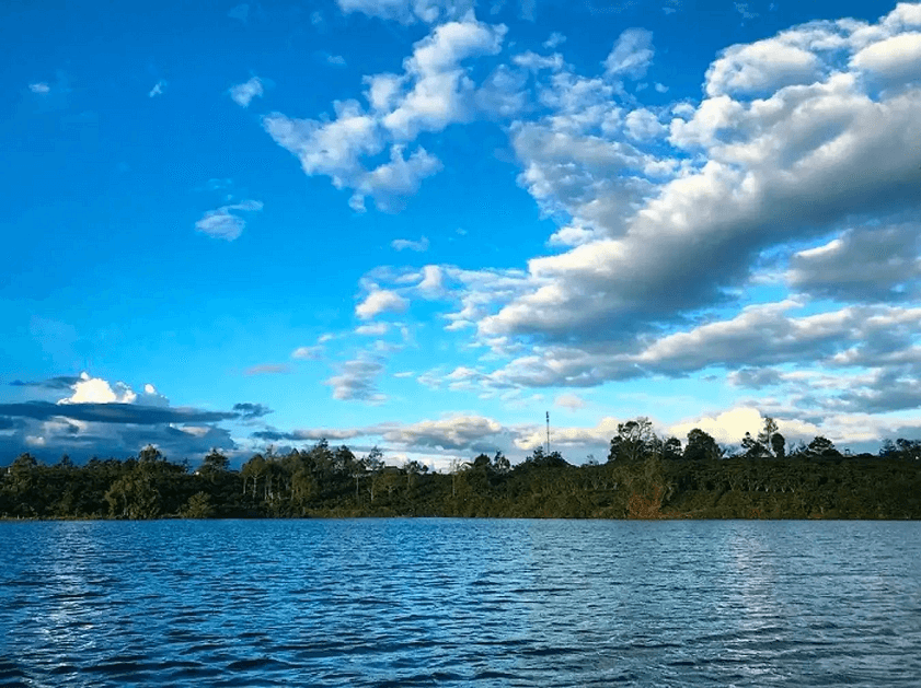 Vẻ đẹp lãng mạn của Hồ Nam Phương Bảo Lộc